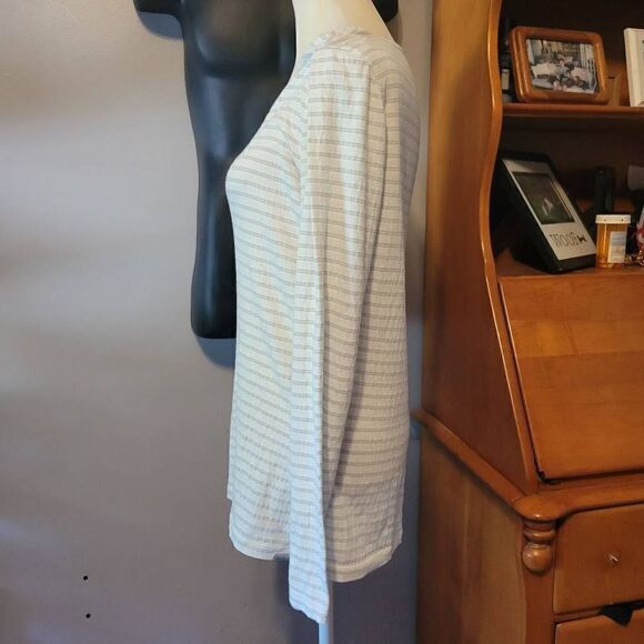 Eddie Bauer Long Sleeve  Cotton V-Neck Top Gray Size Medium - Picture 4 of 5